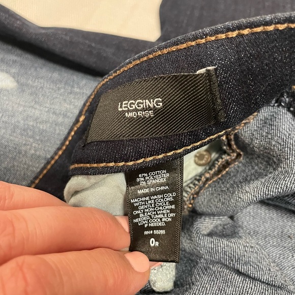 Express jeans midrise jeggings size 0, distressed dark blue rips - Picture 5 of 5